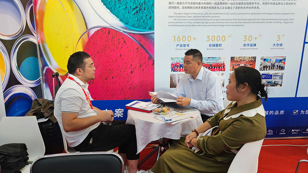 與客戶深入交流中