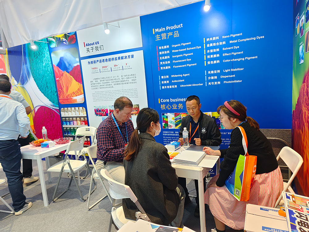 與客戶深入交流中